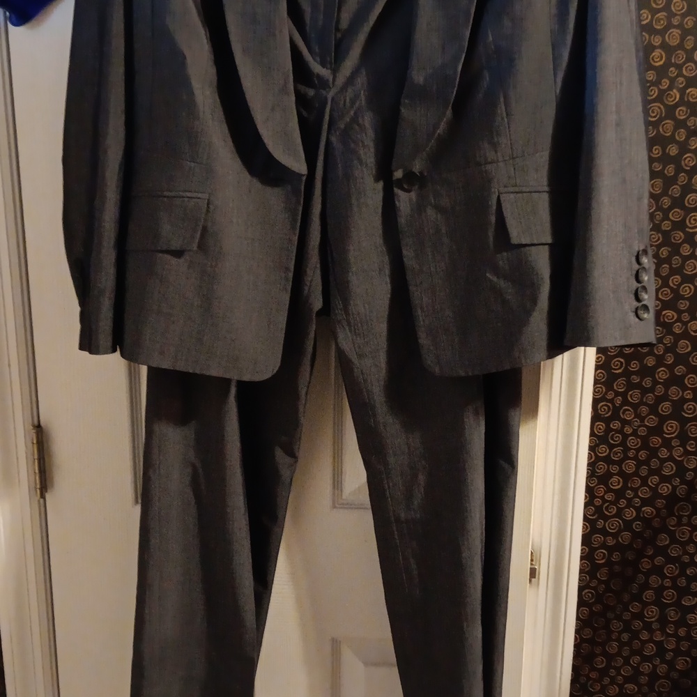 Jones New York Women's Gray Pantsuit - Picture 4 of 5
